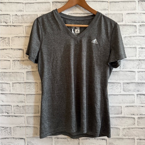 Women’s Adidas Ultimate Tee dark gray heather athletic v-neck t-shirt Large - Picture 1 of 3
